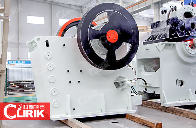 一臺小型碎石機的成本大概是多少？